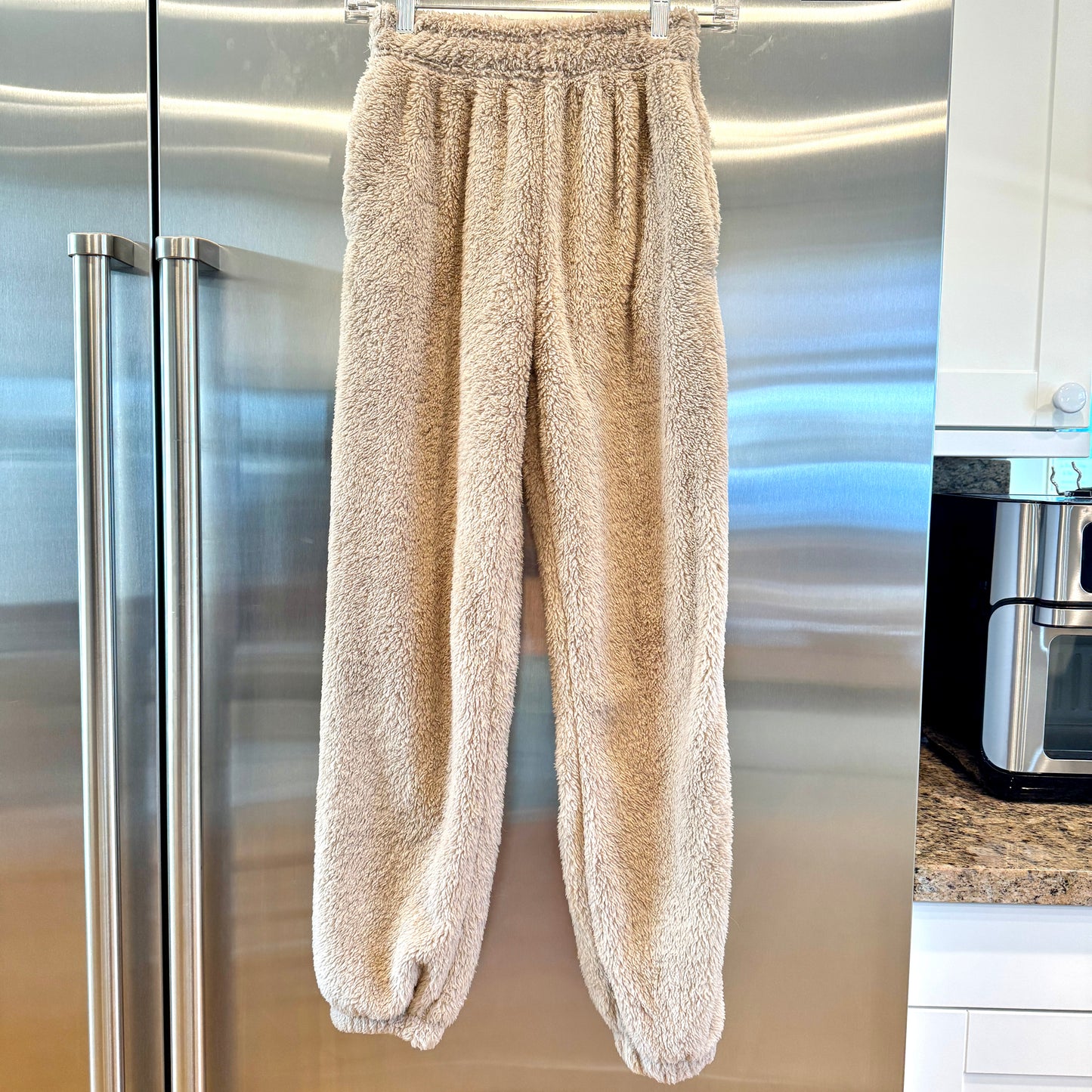 Kyoyo Like NEW Sherpa Fleece Carmel Tan Sweatpants Fluffy Pants Super Soft Pre-Owned