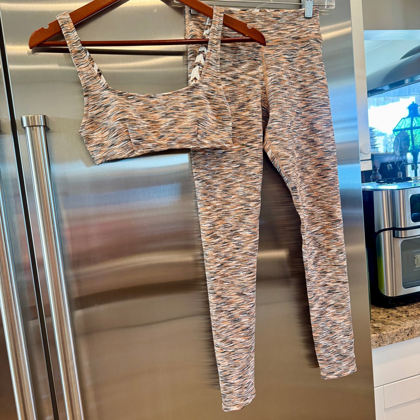 The Upside SET Nika Reversible Rory Bra and Leggings Textured Tiger