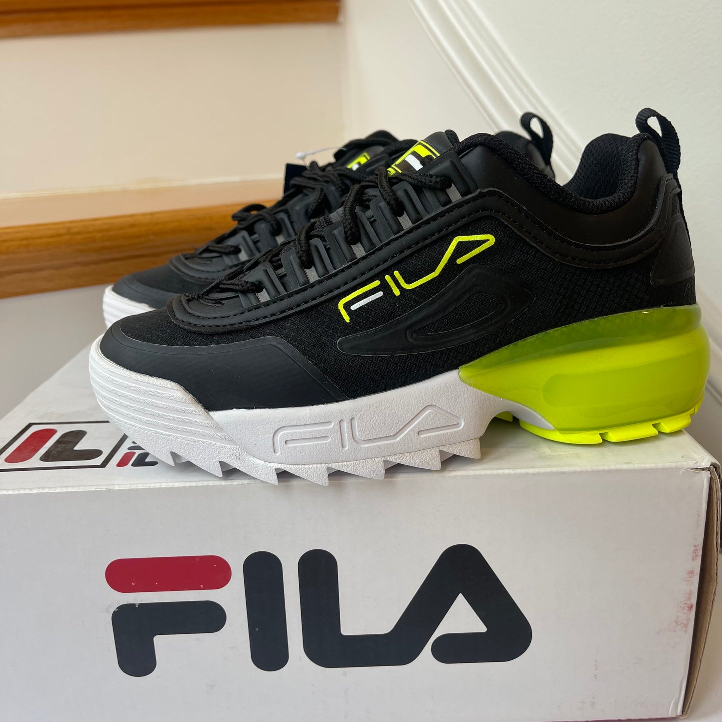 Fila Disruptor 2A — Black / neon yellow green . Women’s platform sneakers