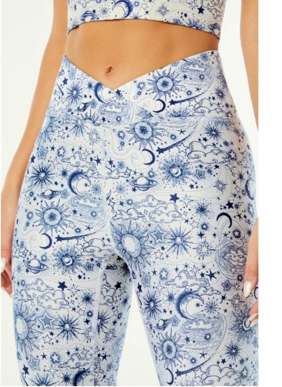 Wildfox SET - Solar Legging and Summer Sport Bra in Birch Deep Cobalt Cosmic Sense
