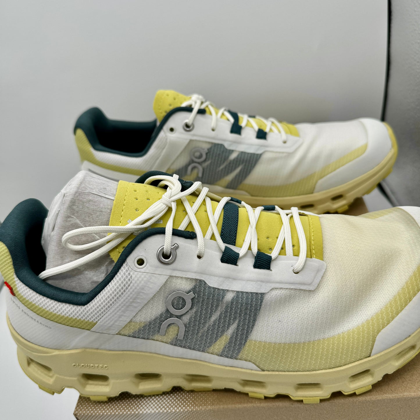 On Running Cloudvista Running Shoes Ivory Endive yellow green men’s trail