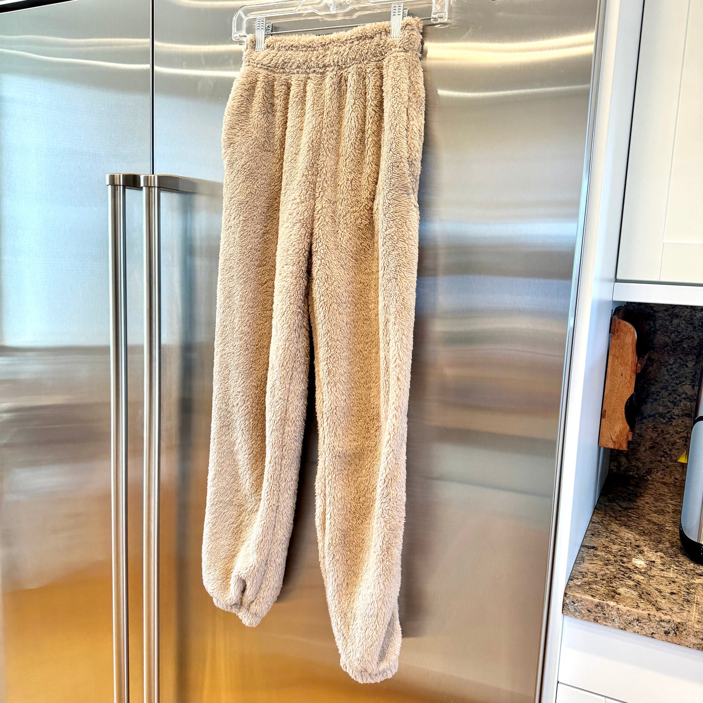 Kyoyo Like NEW Sherpa Fleece Carmel Tan Sweatpants Fluffy Pants Super Soft Pre-Owned