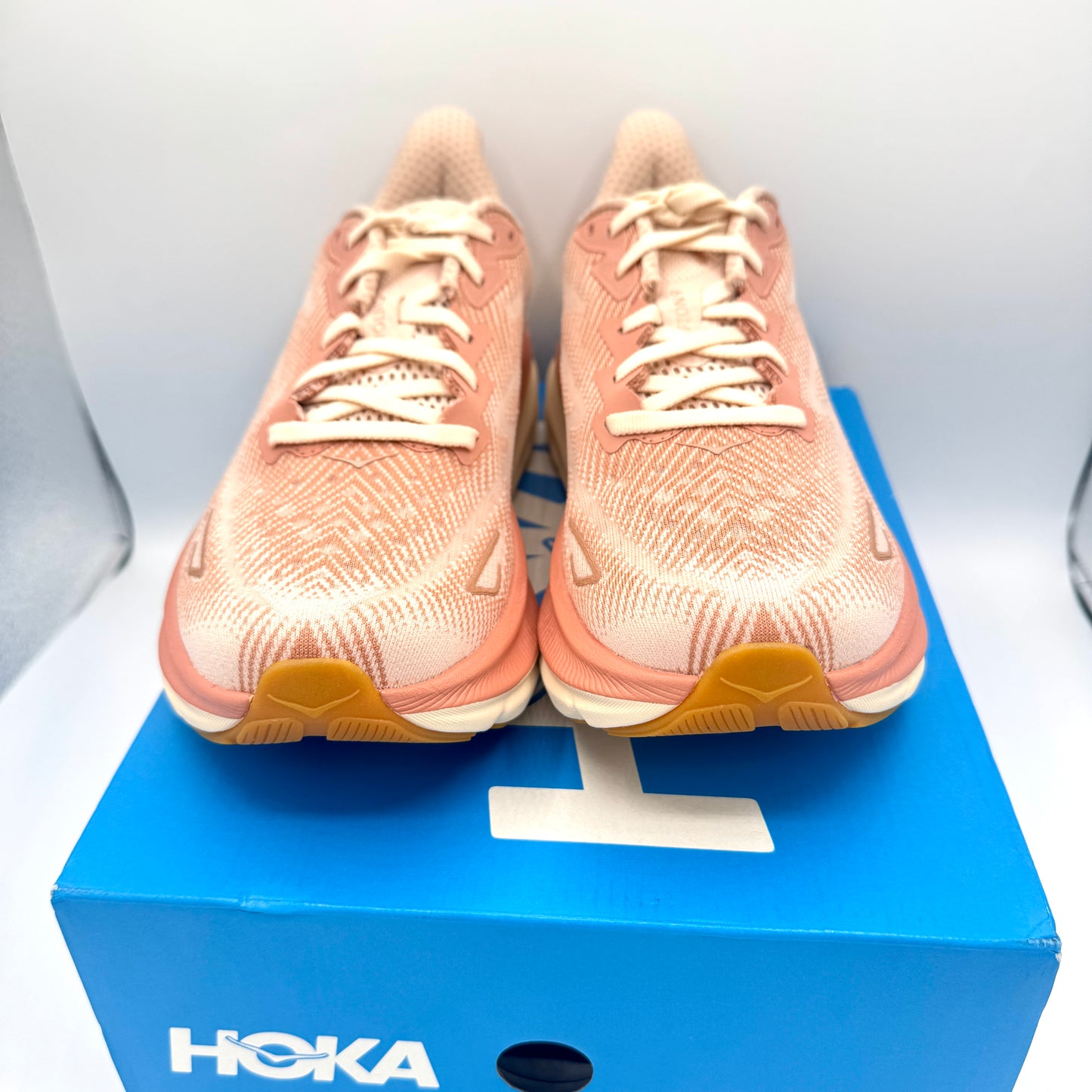 Hoka Clifton 9 Women’s Running Shoes in Sandstone / Cream