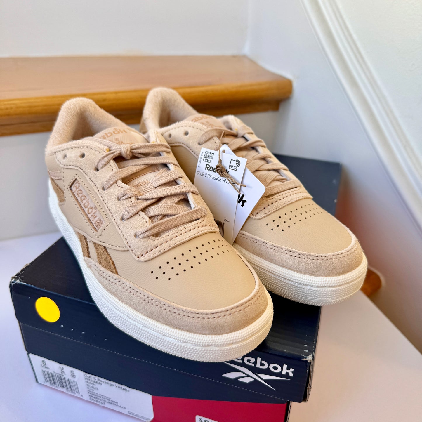 Reebok Club C Revenge Vintage Weathered Beige / True Beige / Chalk sneakers