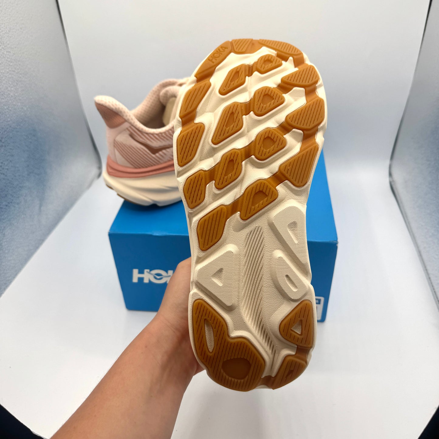 Hoka Clifton 9 Women’s Running Shoes in Sandstone / Cream