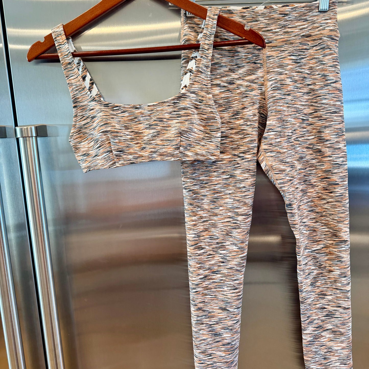 The Upside SET Nika Reversible Rory Bra and Leggings Textured Tiger
