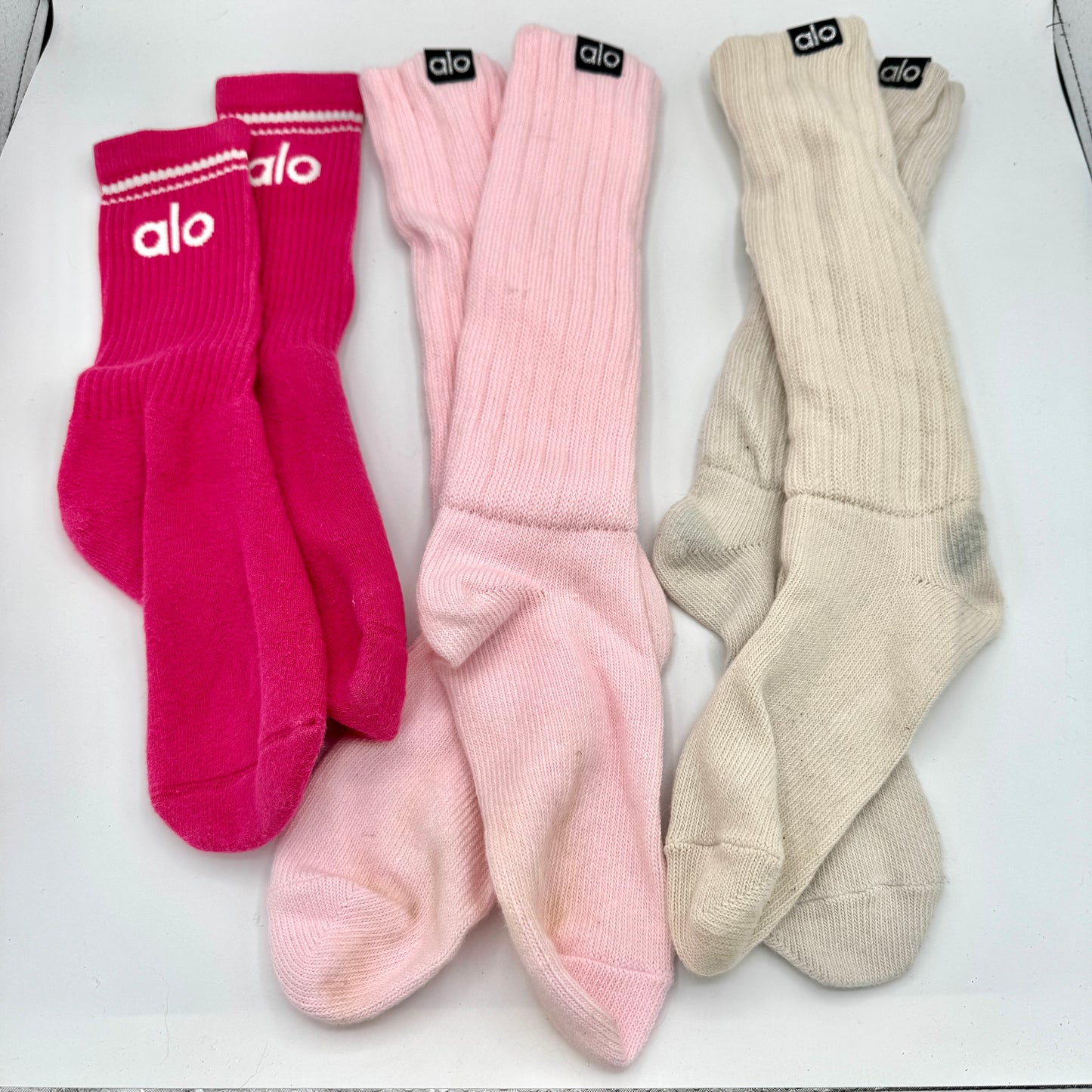 Alo Yoga Bundle Magenta Unisex Throwback Socks, Bone, and Powder Pink Scrunch Socks * Pre-owned *