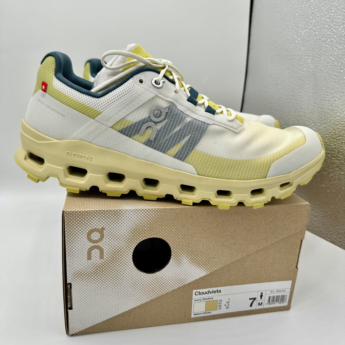 On Running Cloudvista Running Shoes Ivory Endive yellow green men’s trail