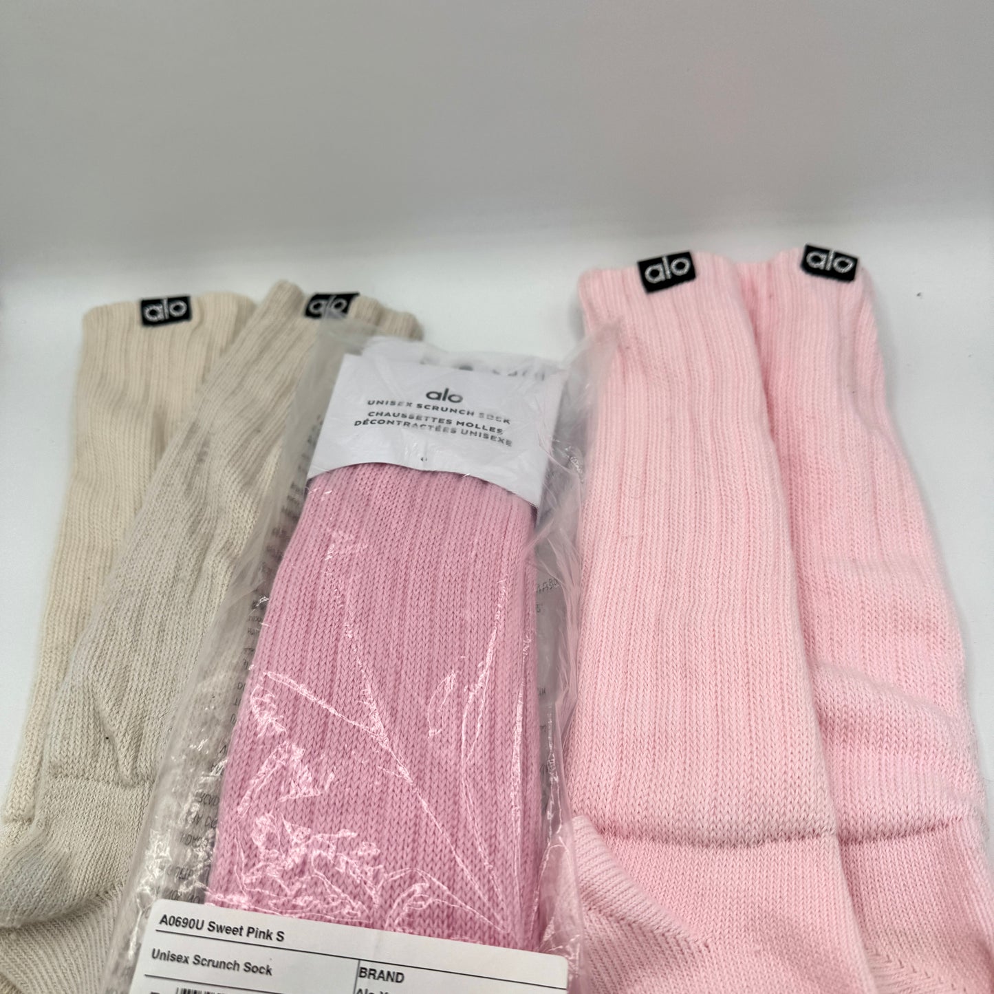 Alo Yoga Bundle Magenta Unisex Throwback Socks, Bone, and Powder Pink Scrunch Socks * Pre-owned *