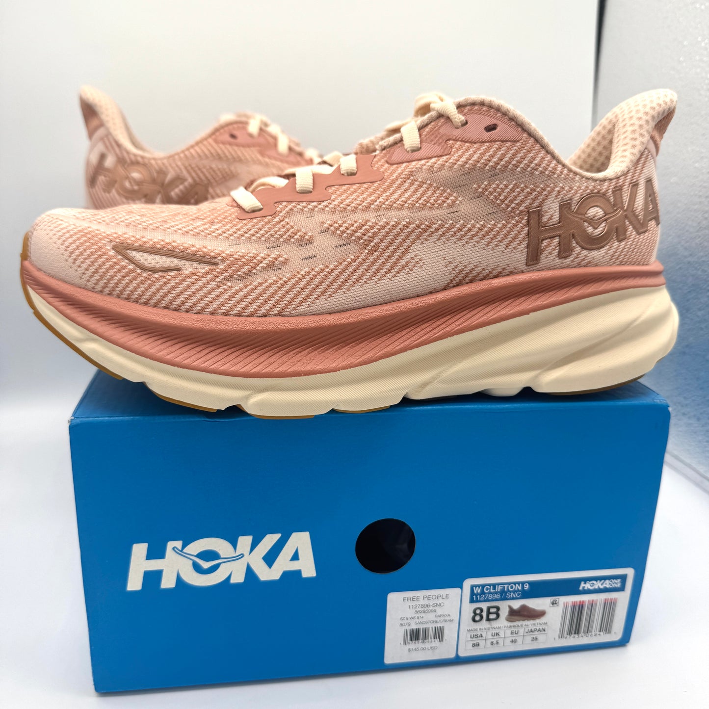 Hoka Clifton 9 Women’s Running Shoes in Sandstone / Cream