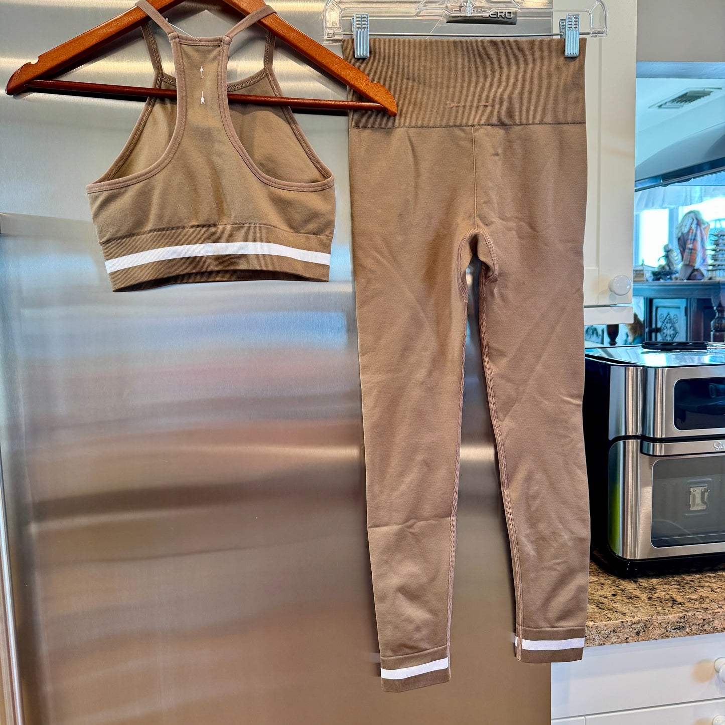 The Upside Form Seamless SET- 25 In Midi Pant and Angie Bra in Brown