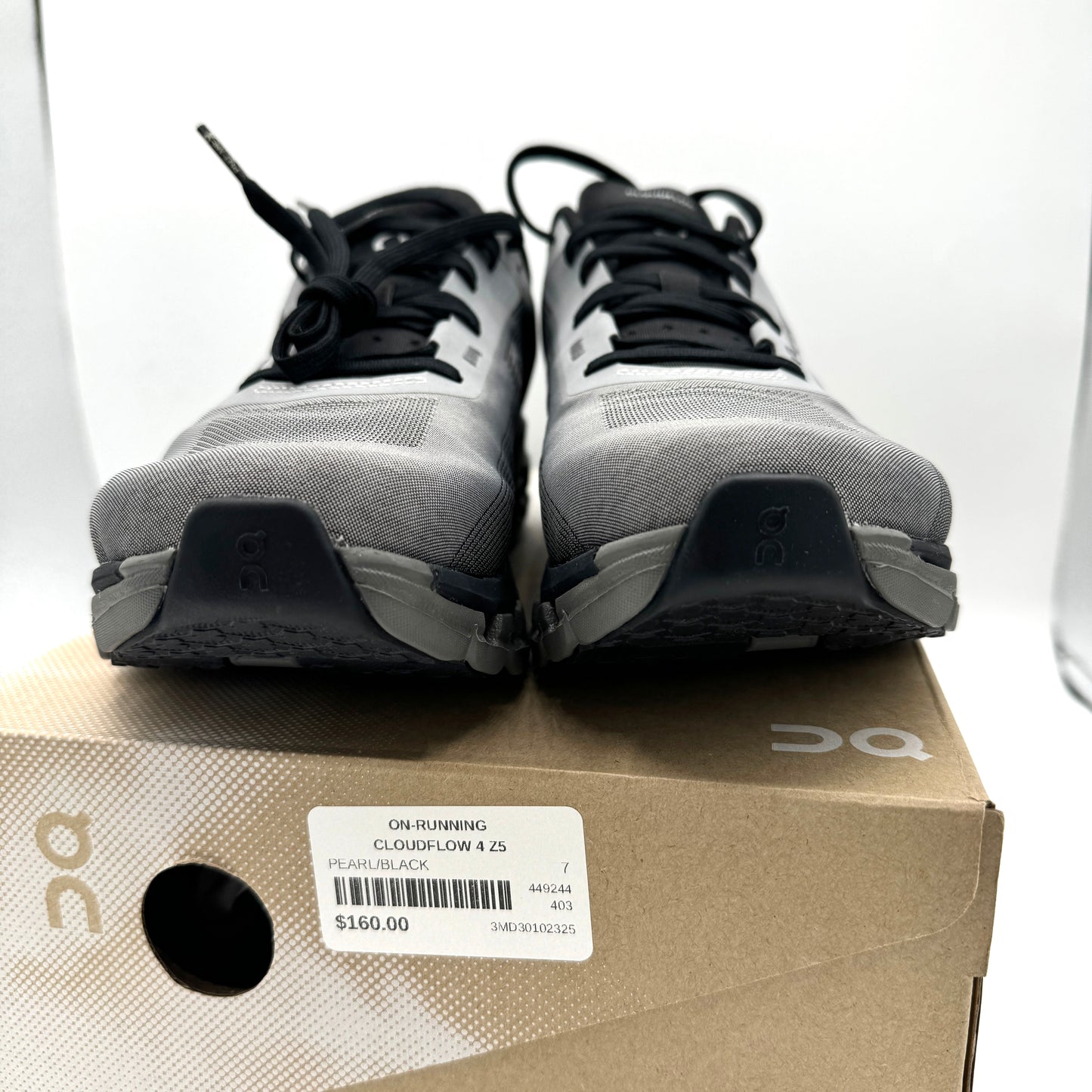 On Cloudflow 4 Z5 Running Shoes Athletic Black / White / Pearl — Men’s