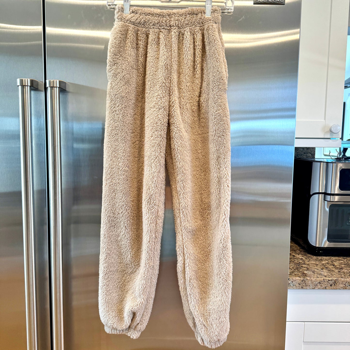 Kyoyo Like NEW Sherpa Fleece Carmel Tan Sweatpants Fluffy Pants Super Soft Pre-Owned