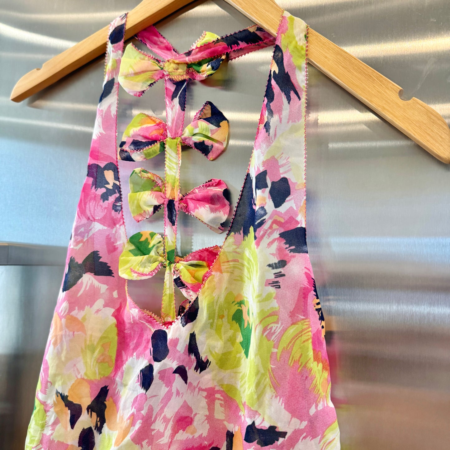 LF Floral Tank Top with Bows down back detail flowers chiffon Millau * Like New Pre-owned