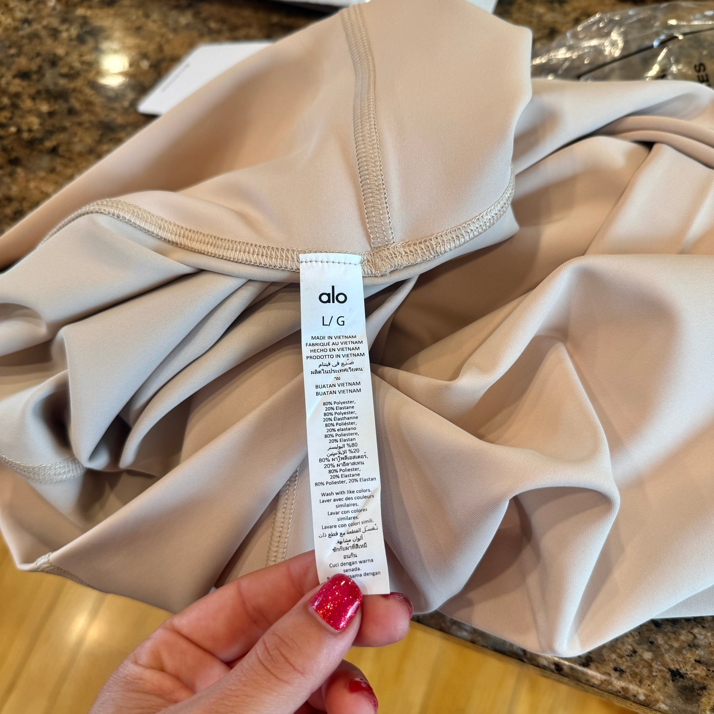 Alo 7/8 Airlift Yoga Leggings High Waist in Macadamia