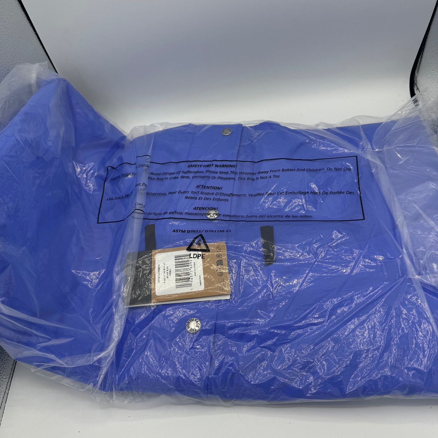 The North Face Men’s 86 Retro Mountain Jacket Solar Blue / Black Rainproof Windproof