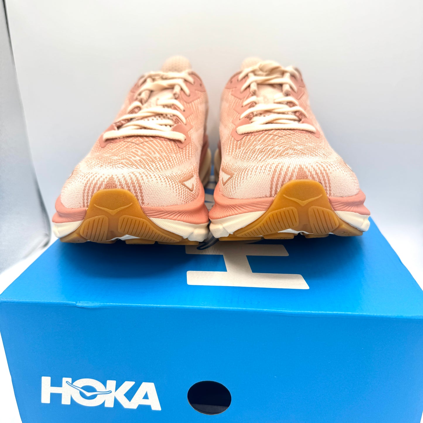 Hoka Clifton 9 Women’s Running Shoes in Sandstone / Cream