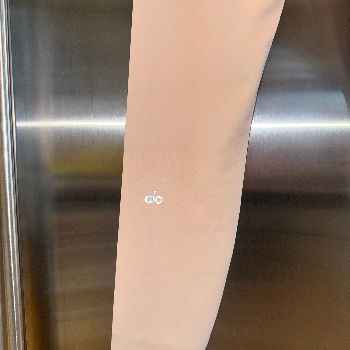 Alo 7/8 Airlift Yoga Leggings High Waist in Macadamia