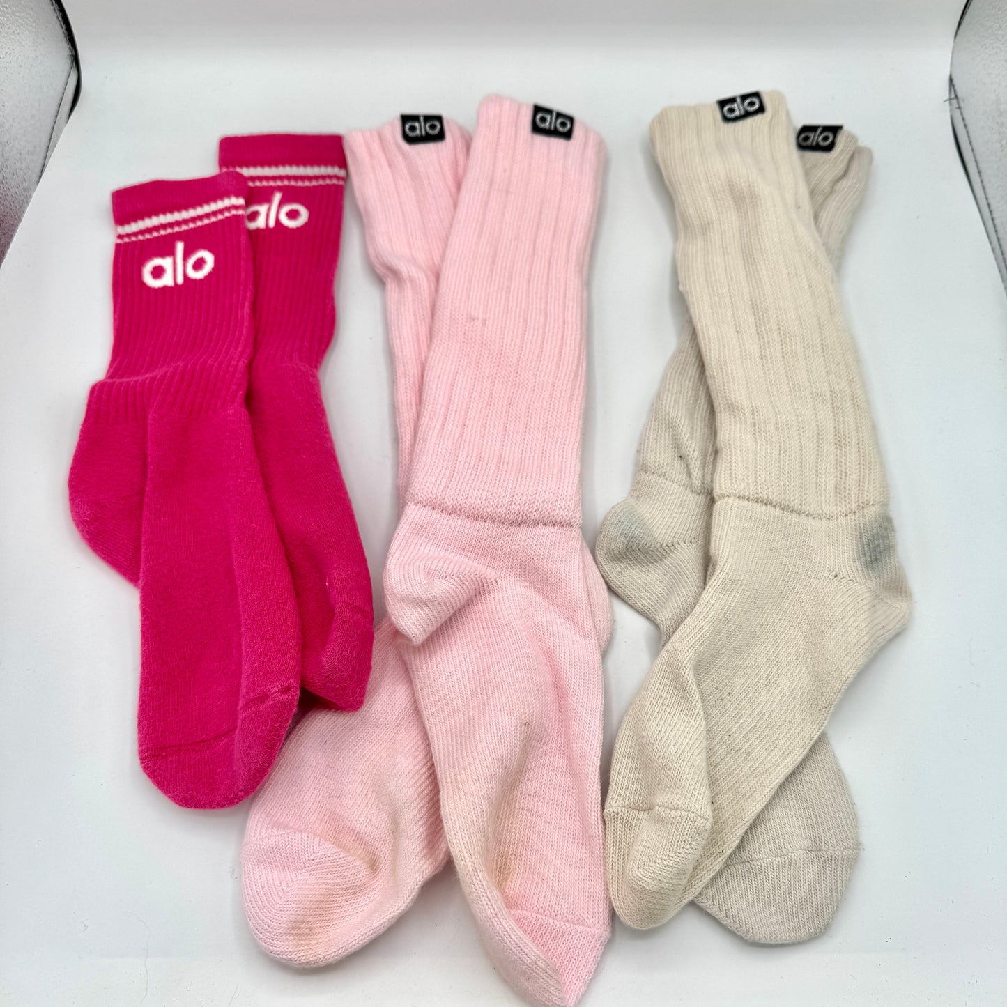 Alo Yoga Bundle Magenta Unisex Throwback Socks, Bone, and Powder Pink Scrunch Socks * Pre-owned *