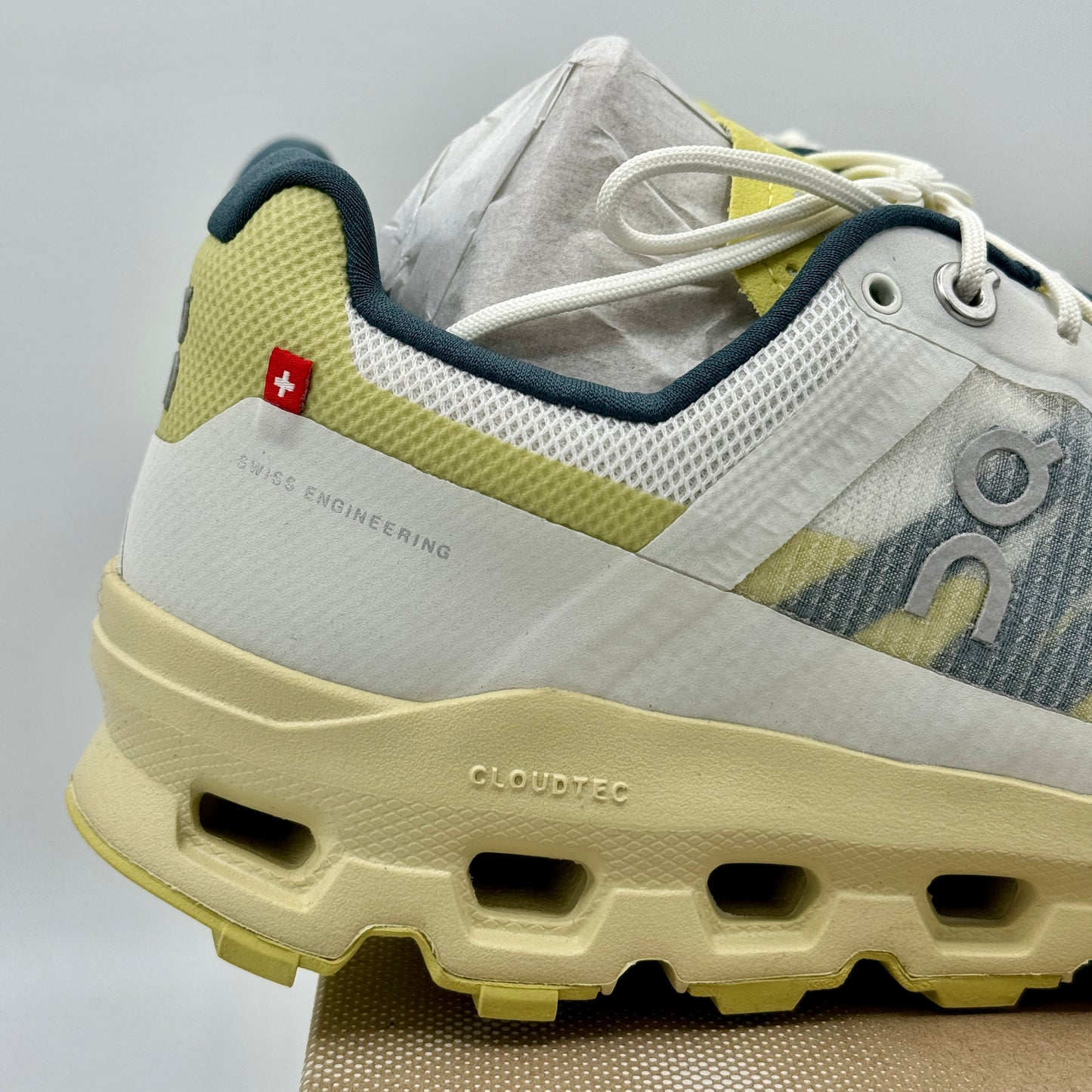 On Running Cloudvista Running Shoes Ivory Endive yellow green men’s trail