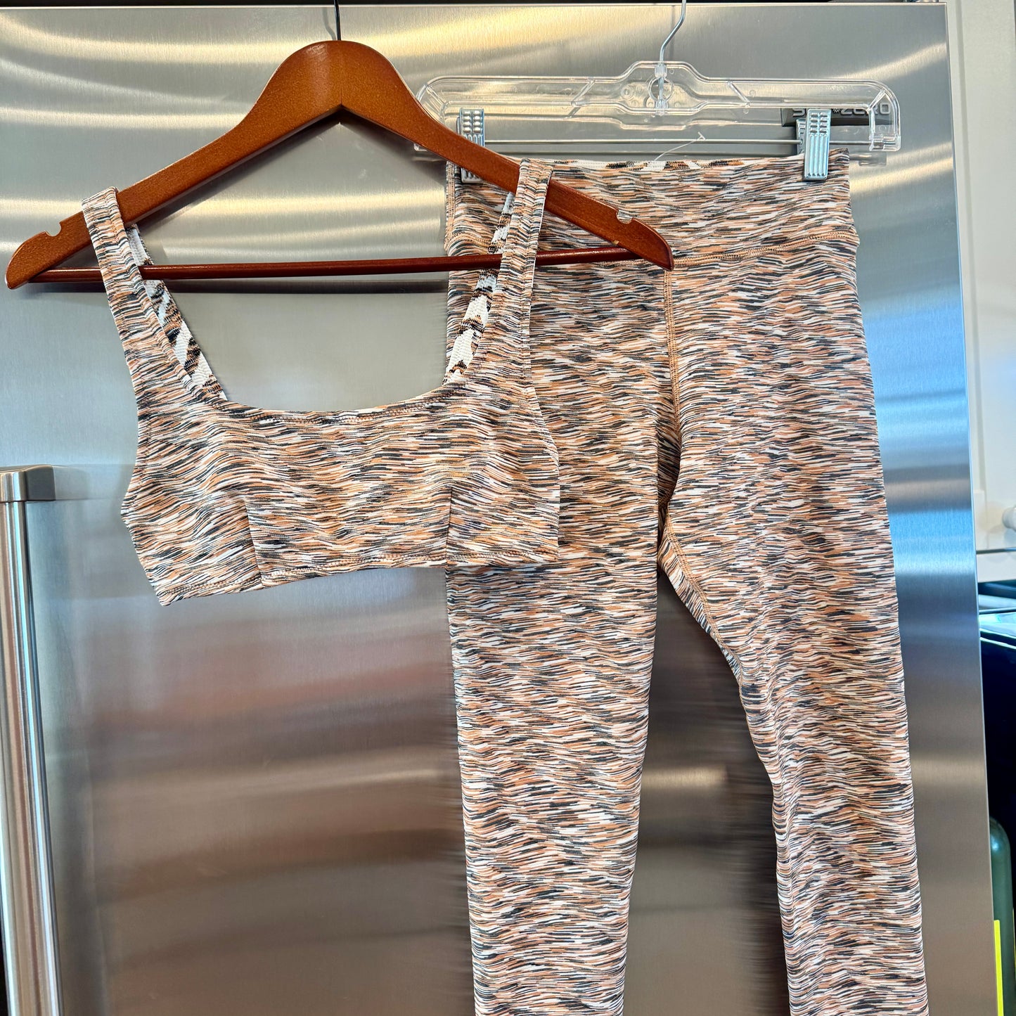 The Upside SET Nika Reversible Rory Bra and Leggings Textured Tiger