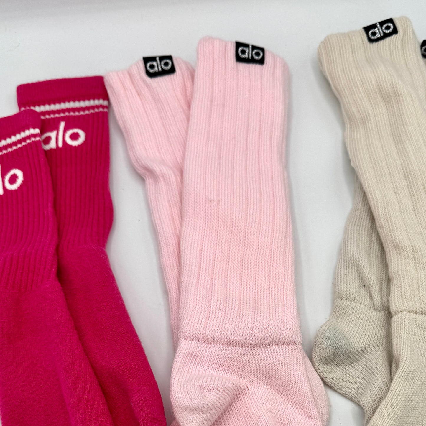 Alo Yoga Bundle Magenta Unisex Throwback Socks, Bone, and Powder Pink Scrunch Socks * Pre-owned *