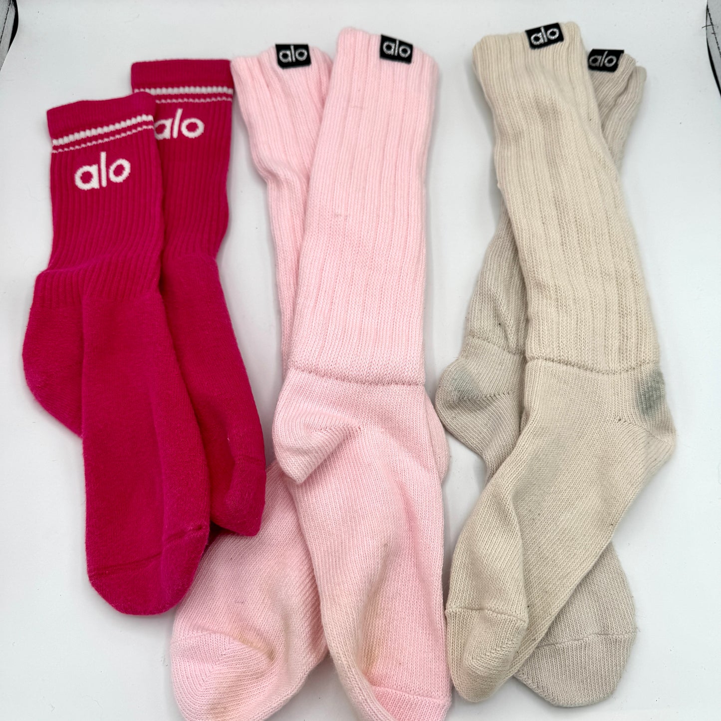 Alo Yoga Bundle Magenta Unisex Throwback Socks, Bone, and Powder Pink Scrunch Socks * Pre-owned *