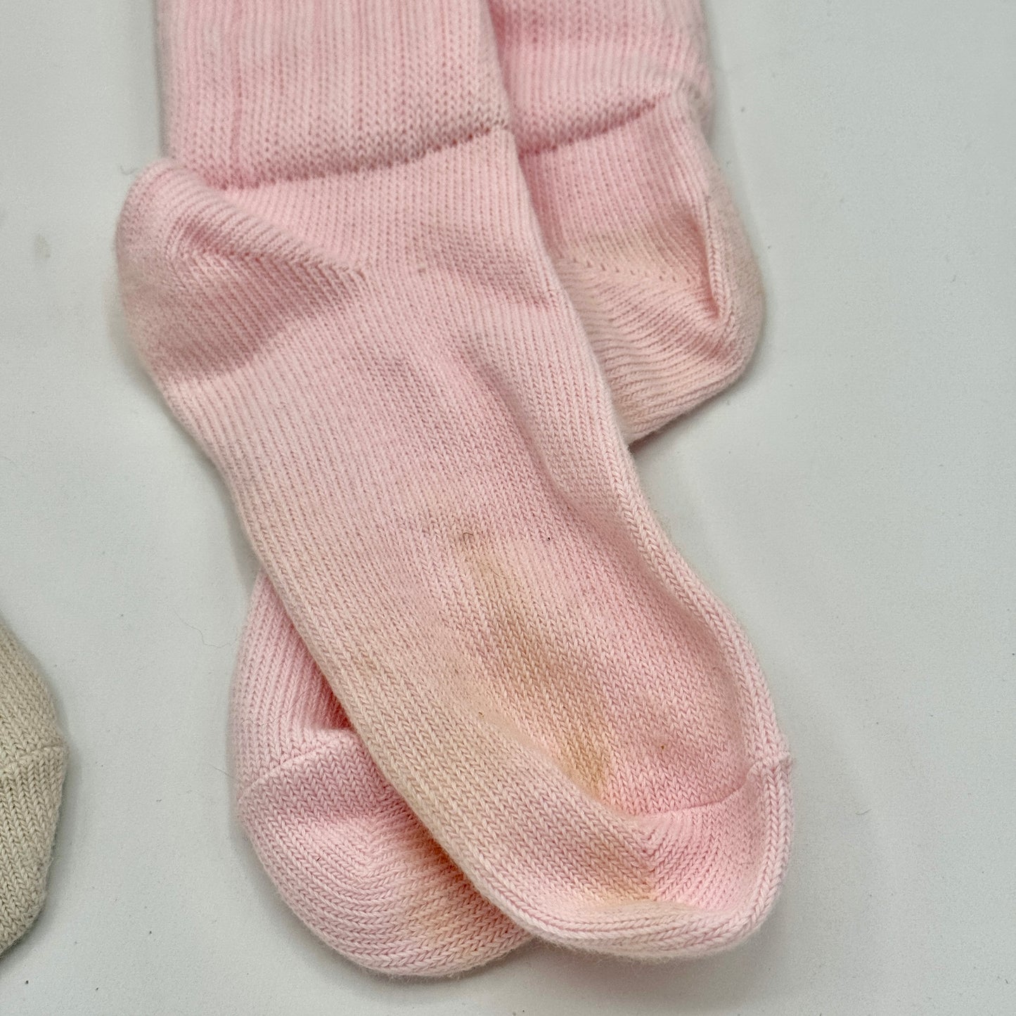 Alo Yoga Bundle Magenta Unisex Throwback Socks, Bone, and Powder Pink Scrunch Socks * Pre-owned *