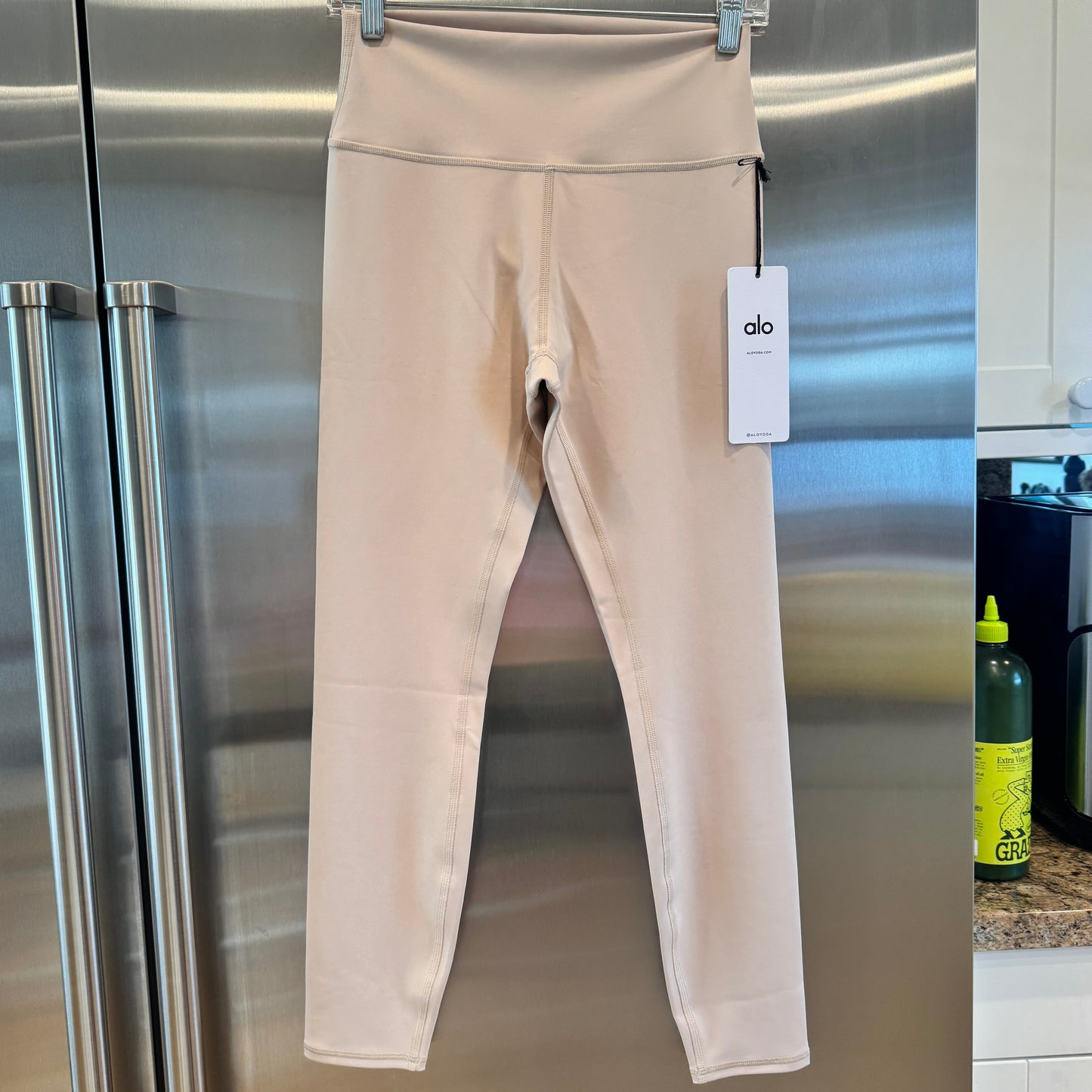 Alo 7/8 Airlift Yoga Leggings High Waist in Macadamia