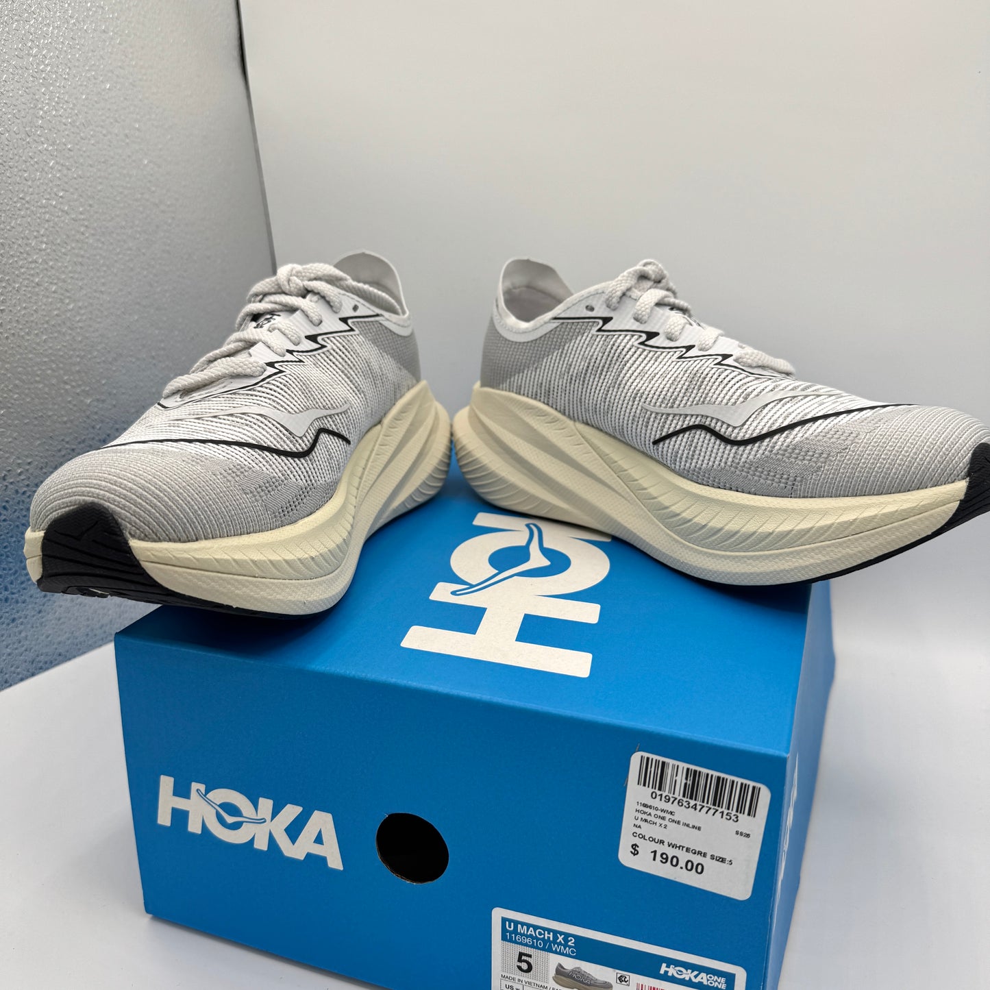 Hoka Mach X 2 U Unisex in White / Cosmic Grey Sneakers