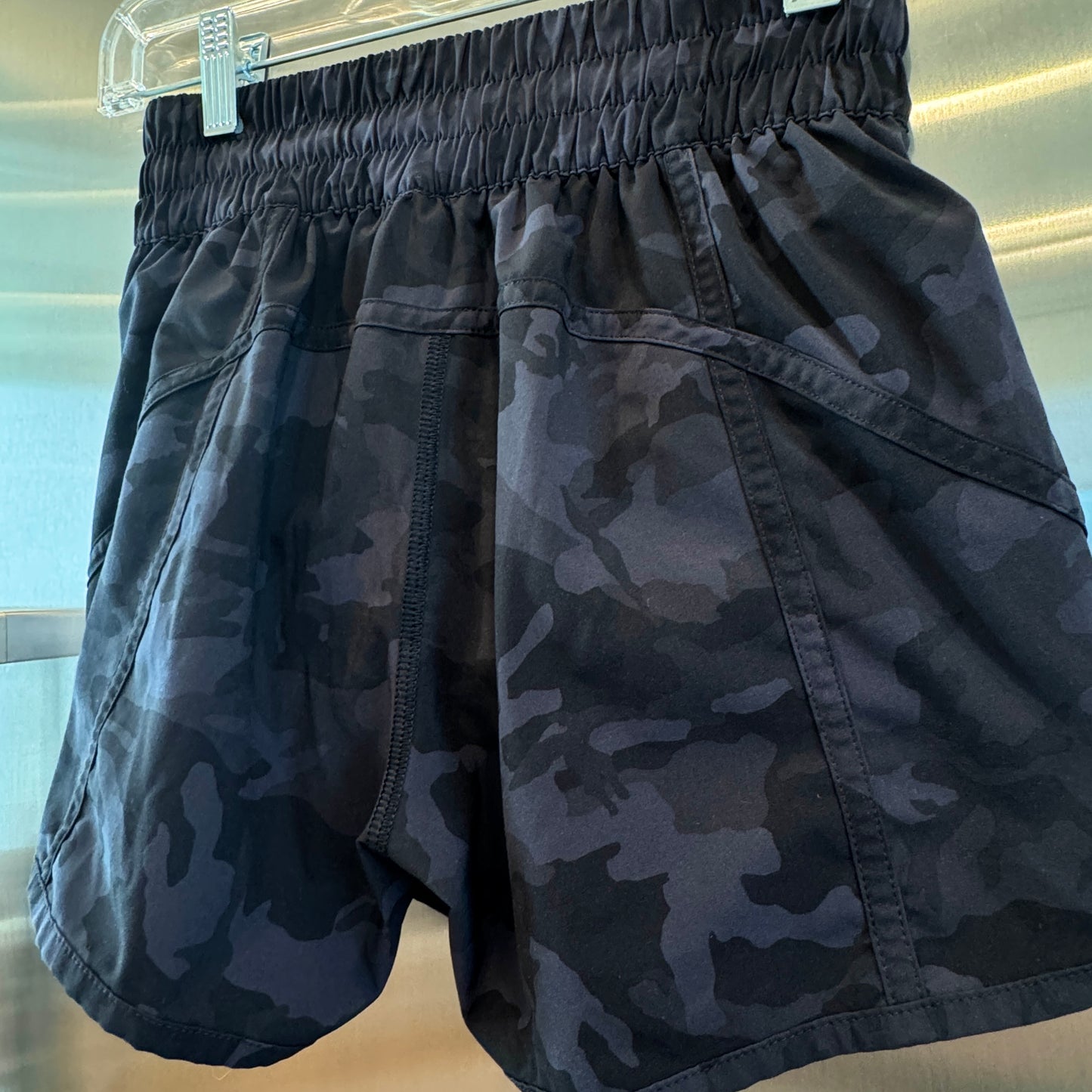 Lululemon Tracker Short V 4” Heritage 365 Camo Deep Coal Multi Running Pre-Owned