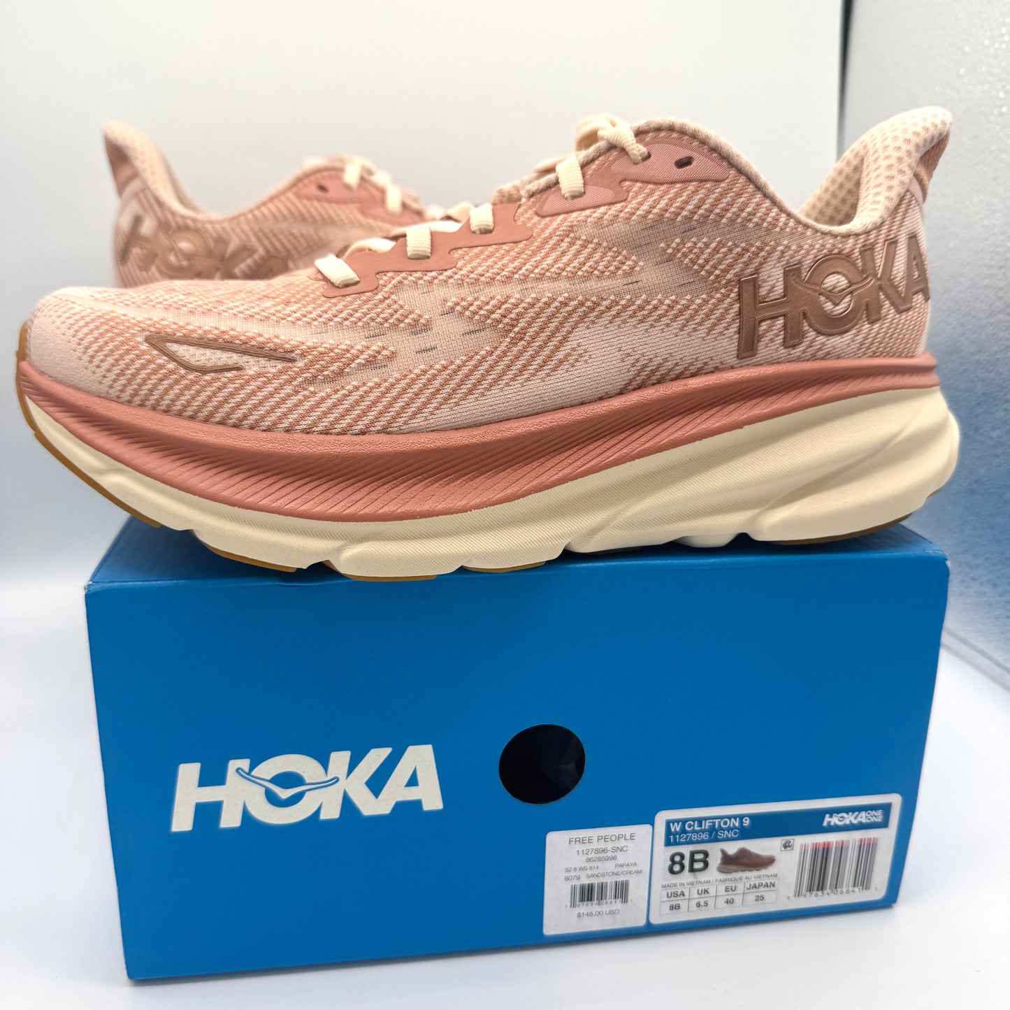 Hoka Clifton 9 Women’s Running Shoes in Sandstone / Cream