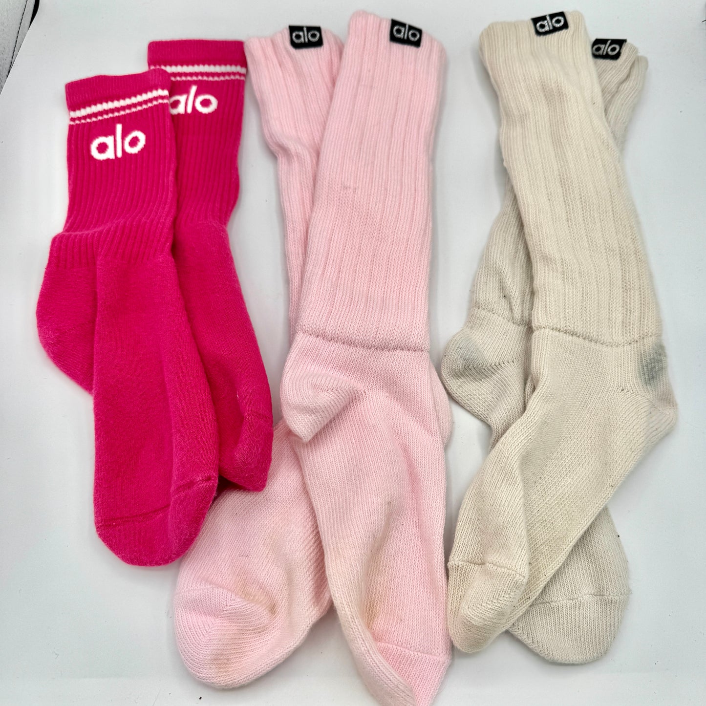 Alo Yoga Bundle Magenta Unisex Throwback Socks, Bone, and Powder Pink Scrunch Socks * Pre-owned *