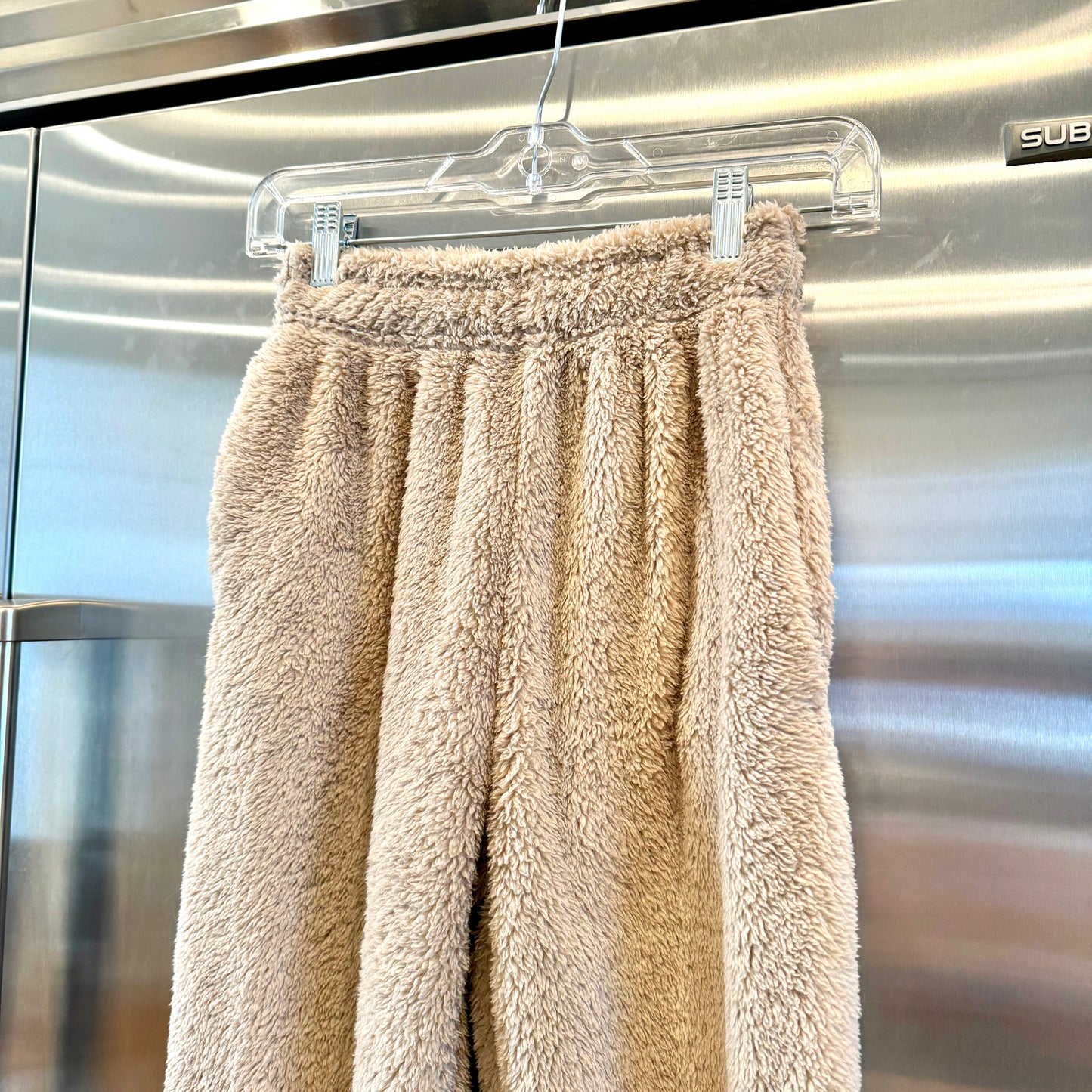 Kyoyo Like NEW Sherpa Fleece Carmel Tan Sweatpants Fluffy Pants Super Soft Pre-Owned