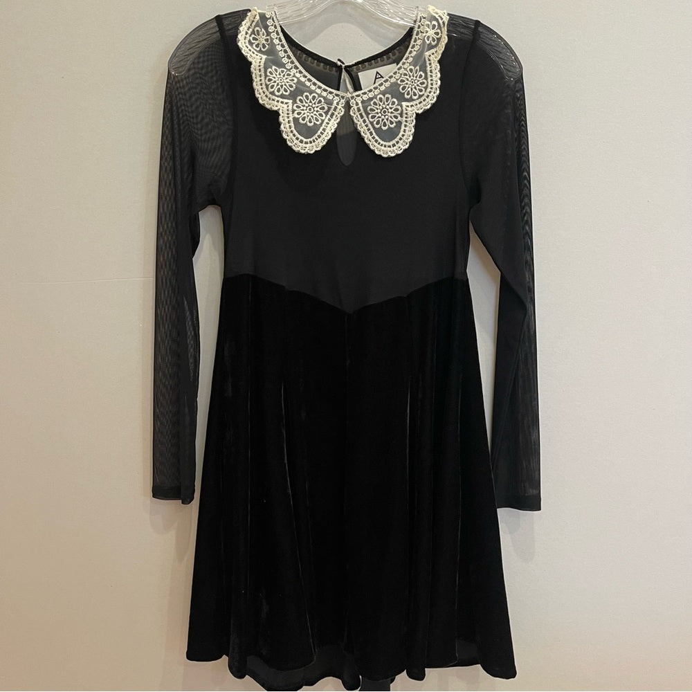 Unif Wednesday mini dress in black velvet with lace color and mesh top Pre-Owned
