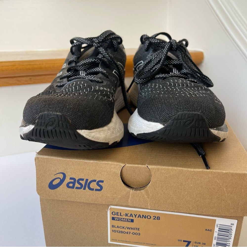 Asics Kayano 28 USED Womens Running Shoes - Black / white . Stability shoe
