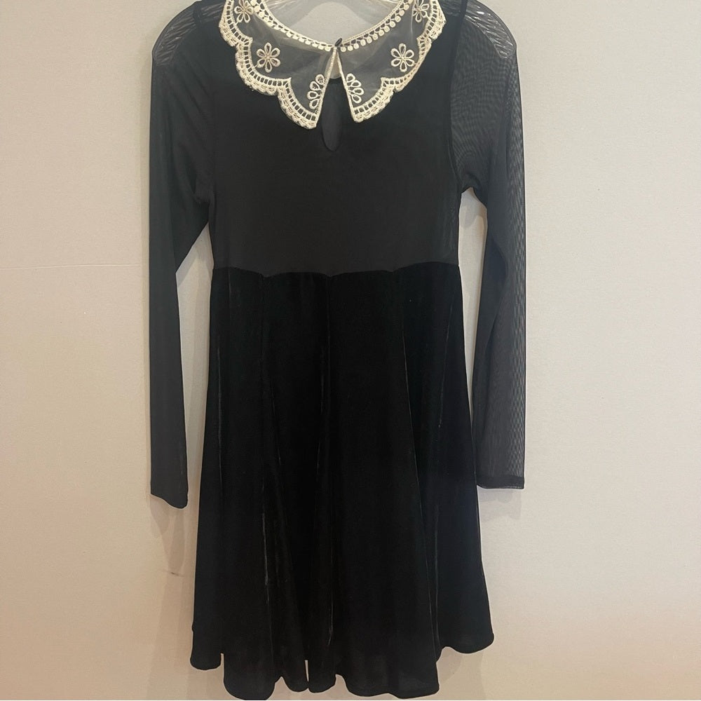 Unif Wednesday mini dress in black velvet with lace color and mesh top Pre-Owned
