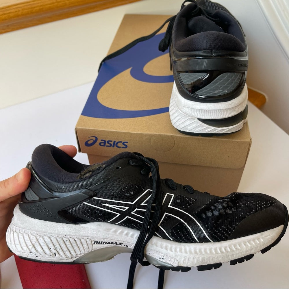 Asics Kayano 26 USED Womens Running Shoes - Black / white . Stability shoe
