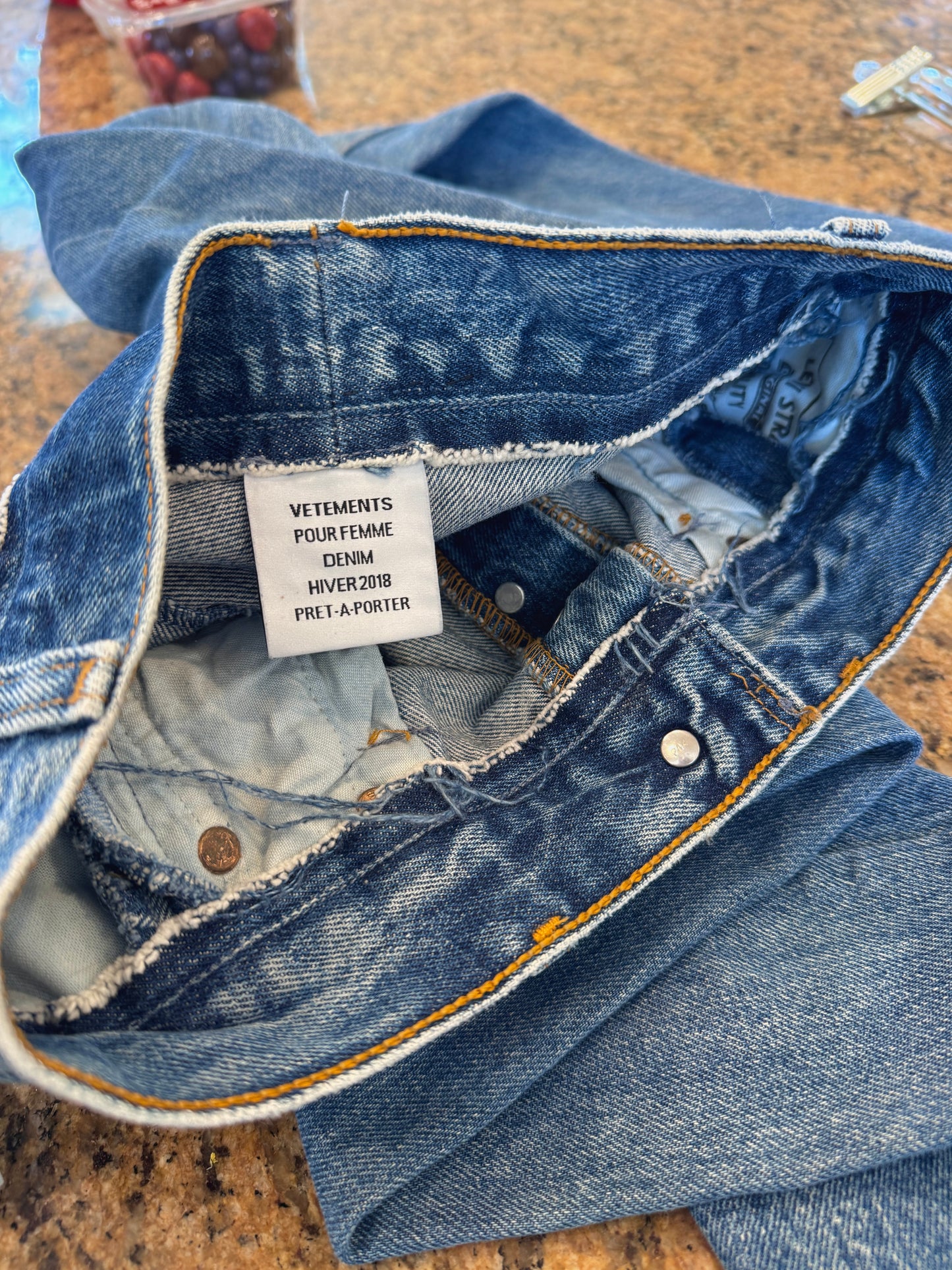 Vetements reconstructed denim pants Levi’s jeans denma size extra small womens