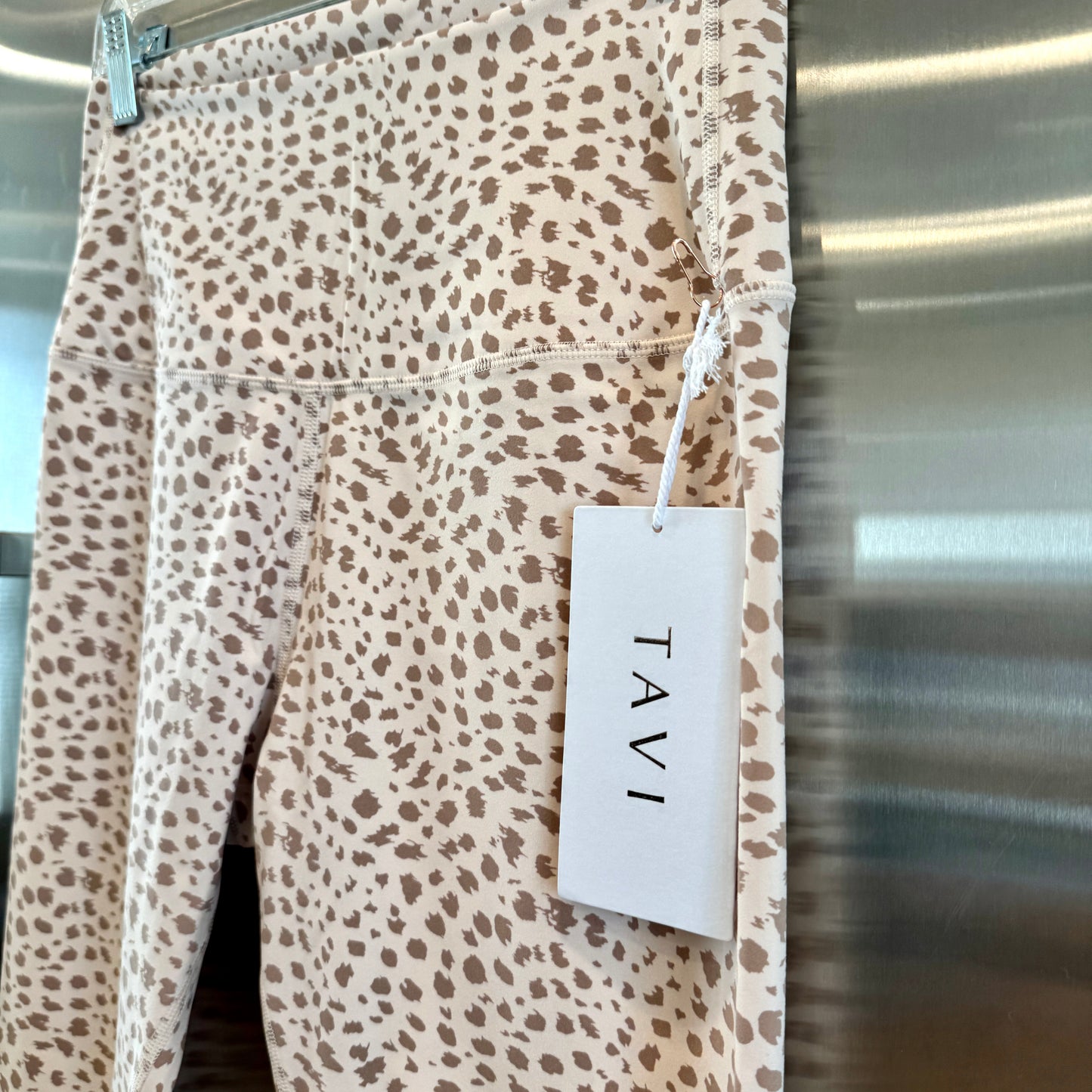 Tavi Yoga High Waisted 7/8 Length Dune Lynx Leggings Tan Cheetah Leopard NEW