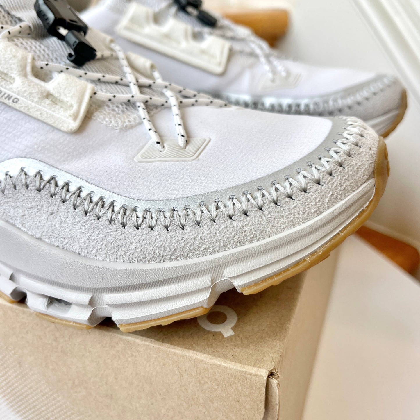 On Running Cloudaway Kanazawa Women’s Athletic Running Shoes White Frost