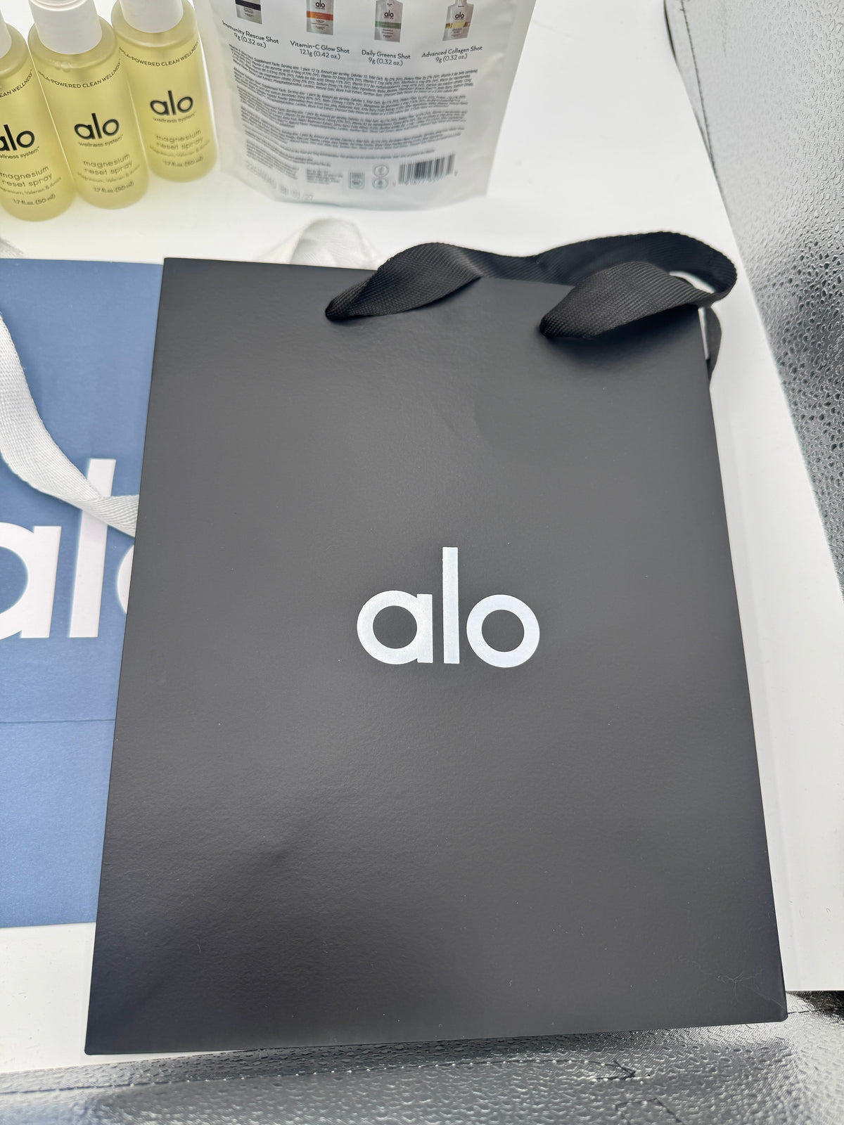 Alo Wellness BUNDLE (4) Magnesium Sprays, (2) Gift Bags, (1) Wellness Discovery Satchet Kit