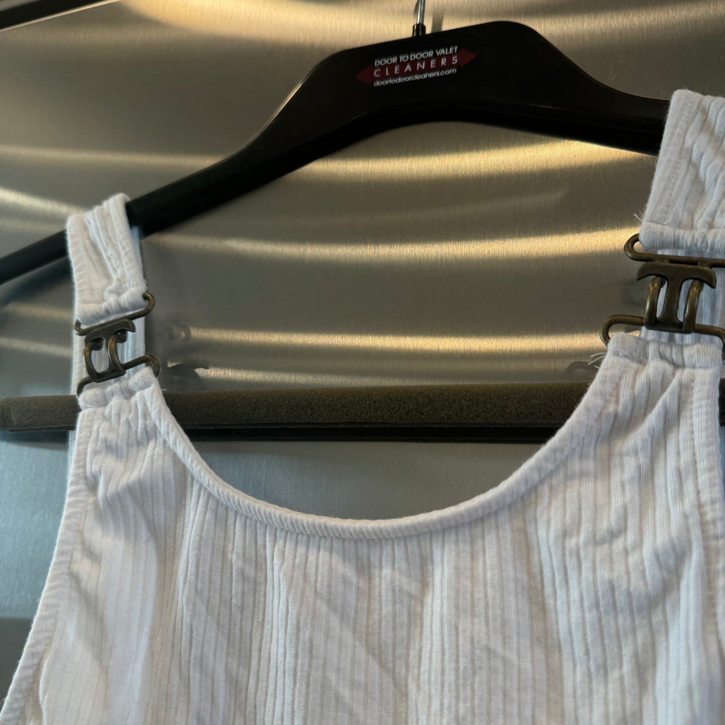 LF White Buckle Ribbed Crop Tank Top Cropped Shirt