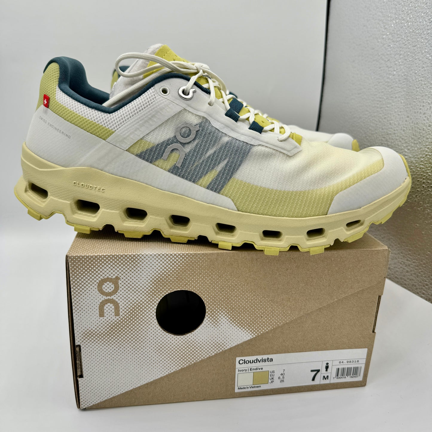 On Running Cloudvista Running Shoes Ivory Endive yellow green men’s trail