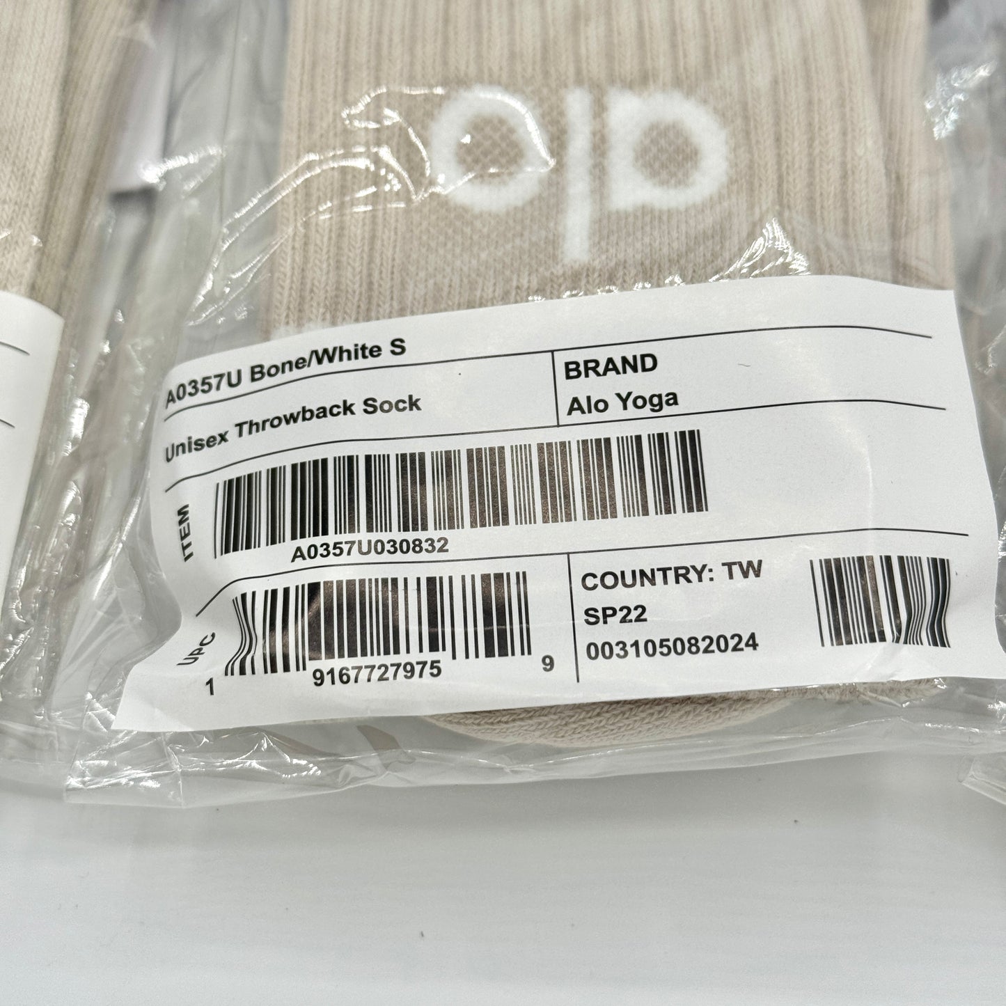 Alo Yoga (Bundle) Unisex Throwback Socks, 4x Pairs - Bone / White