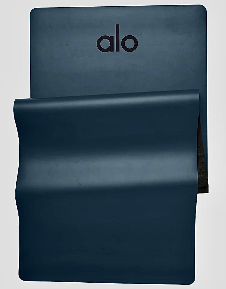 Alo Warrior Mat in Eclipse Blue Yoga Mat NEW Neon Non Slip in navy / black