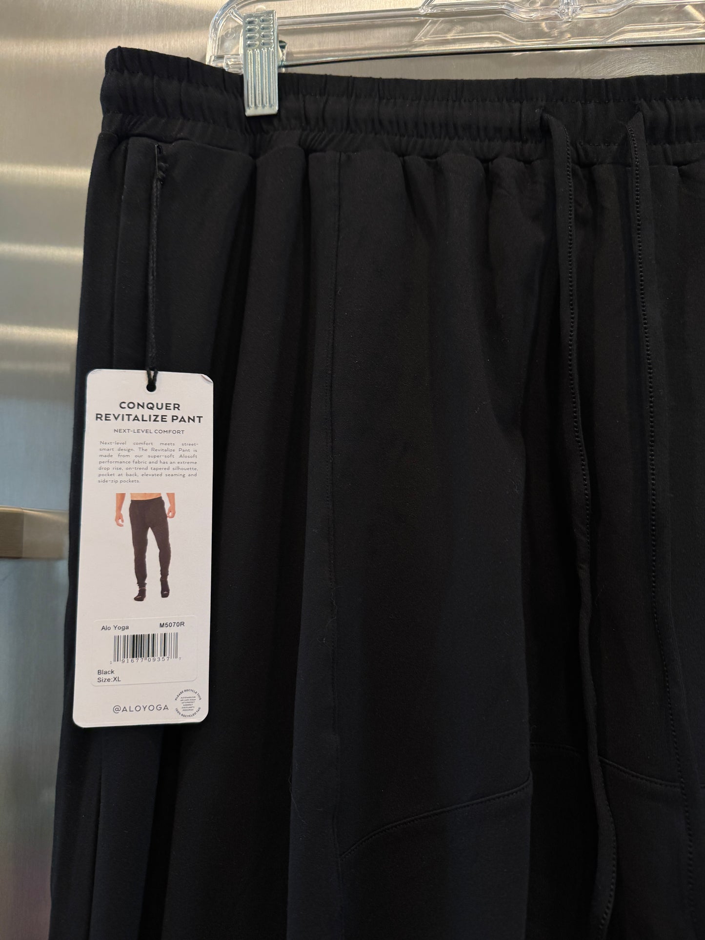 Alo Yoga Conquer Revitalize Black Joggers