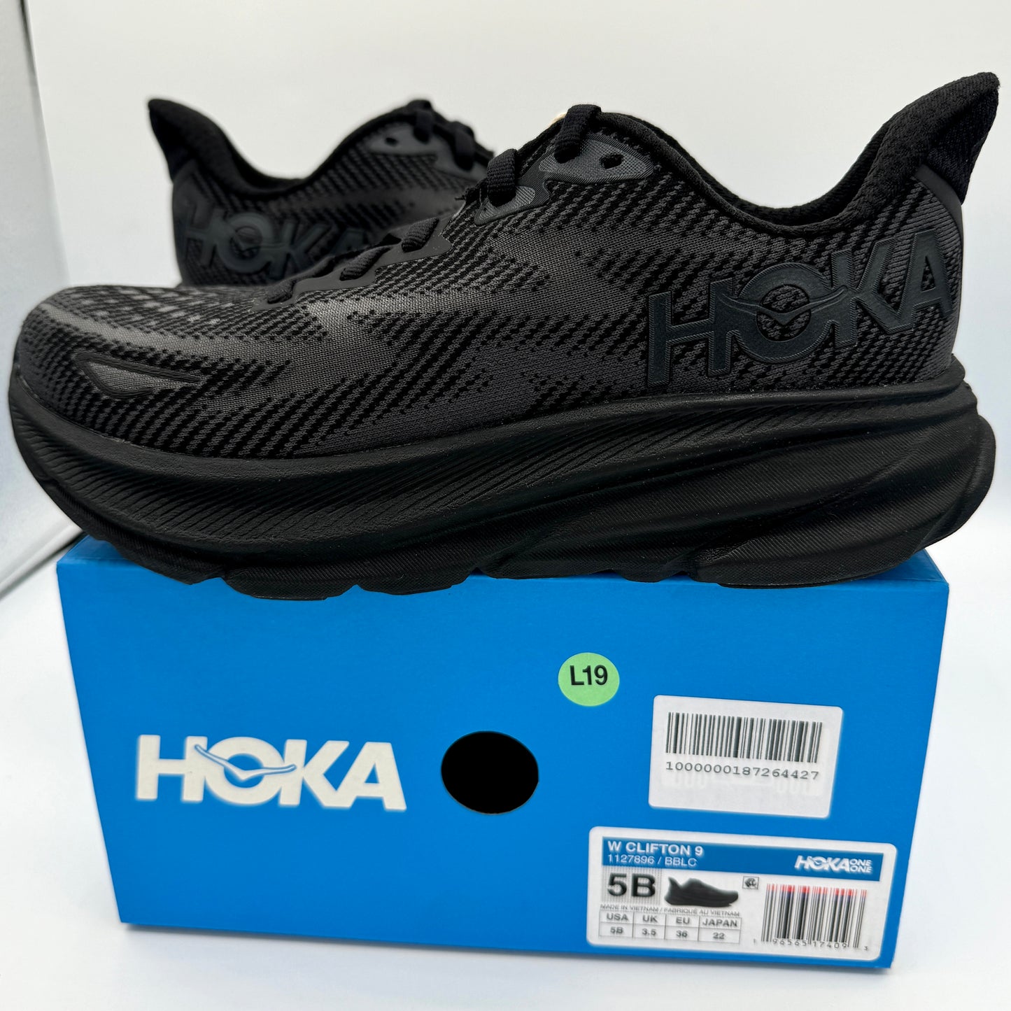 Hoka Clifton 9 Women’s Running Shoes All Black Hoka one one NEW