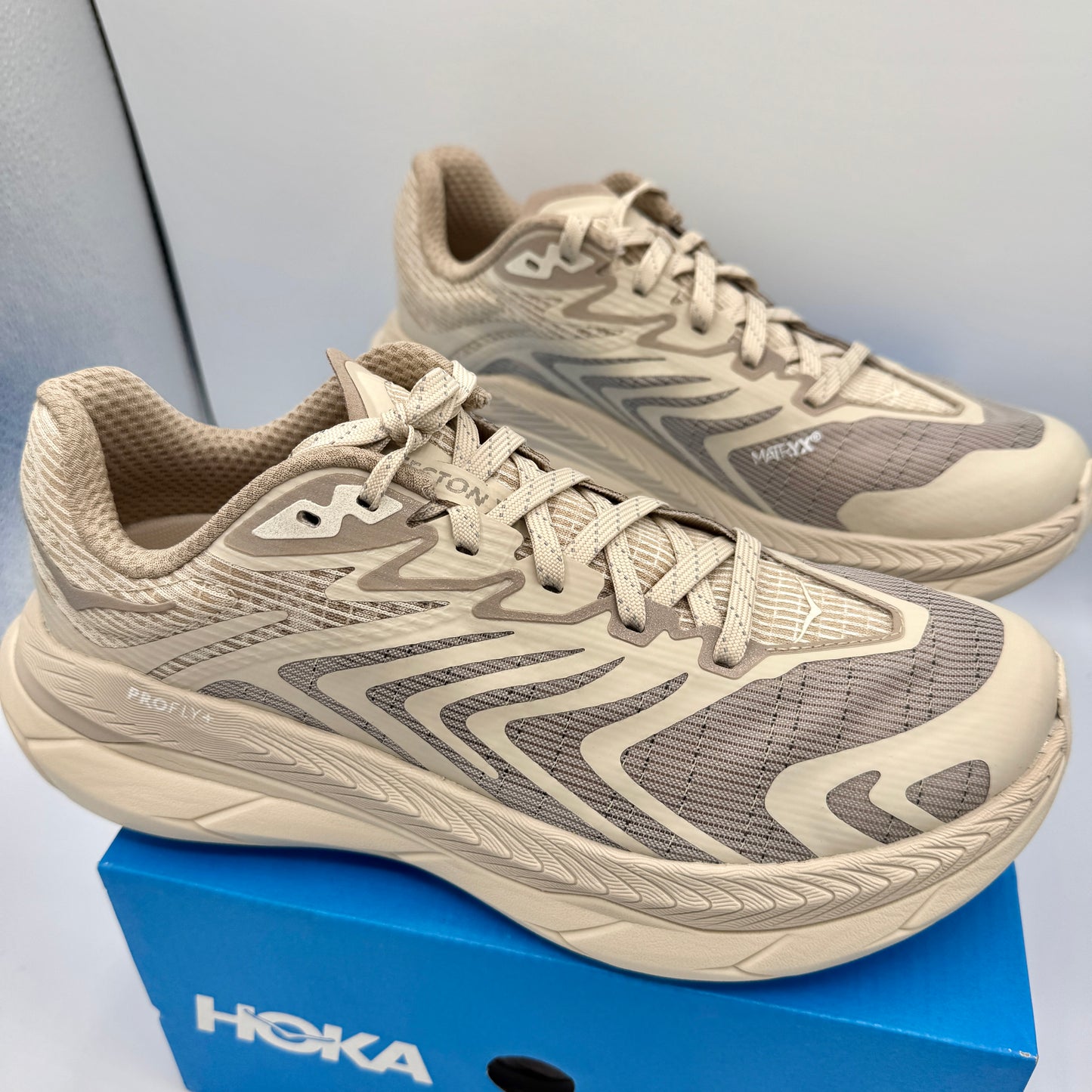 Hoka Stealth Tech Tecton X 2 Sneaker in Oatmeal /Oatmilk U Unisex