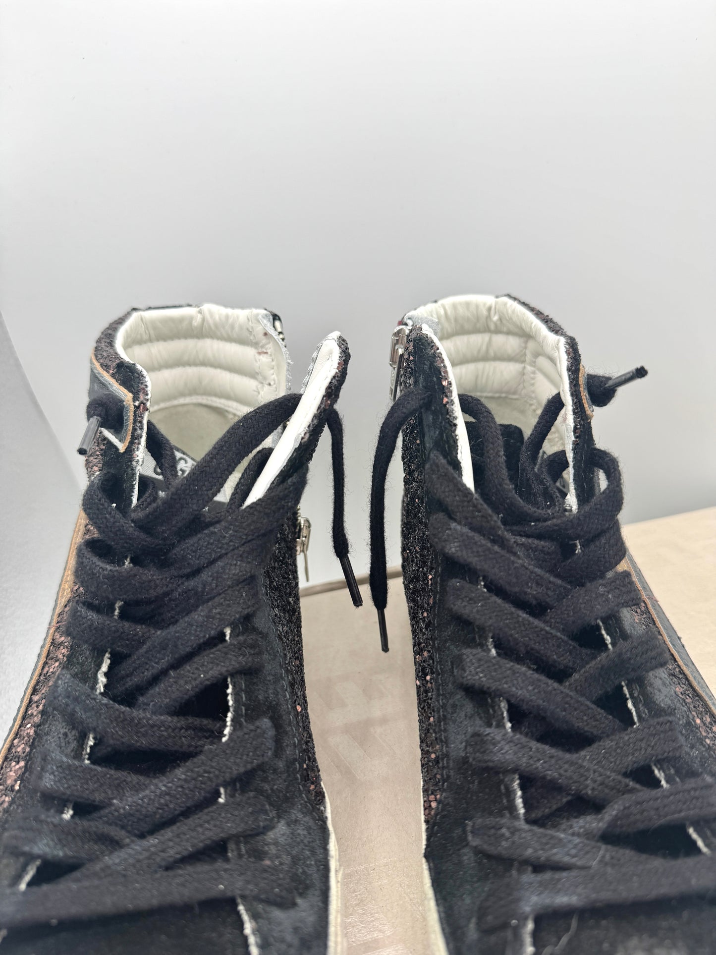 Golden Goose Sneakers Slide in Coffee / Black  Classic Star / Glitter Wave